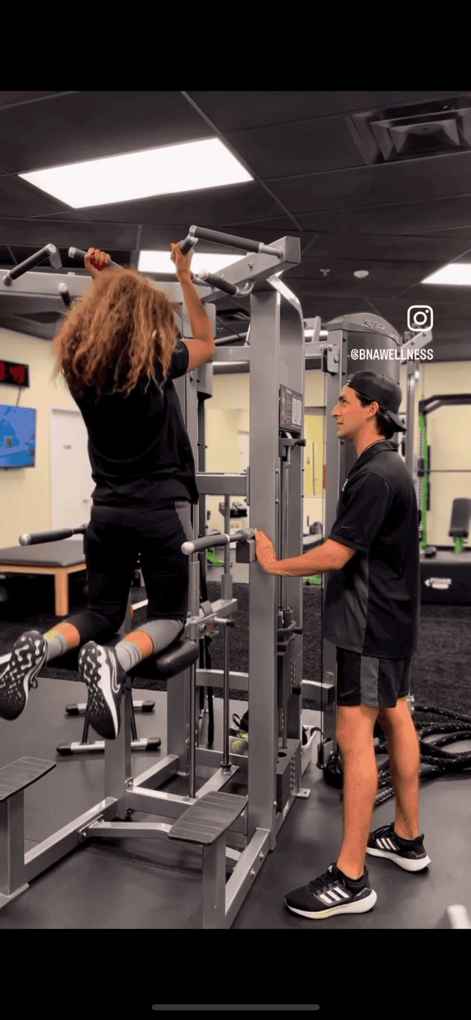 Assisted pull-ups coaching